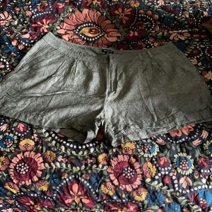 Linen and Pleated Shorts